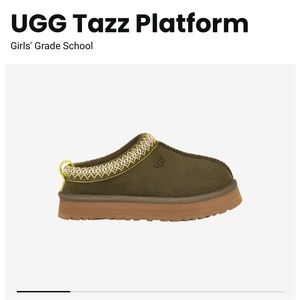 UGG Tazz Platform slippers size 6 in youth, sister size 8 in women’s NWT